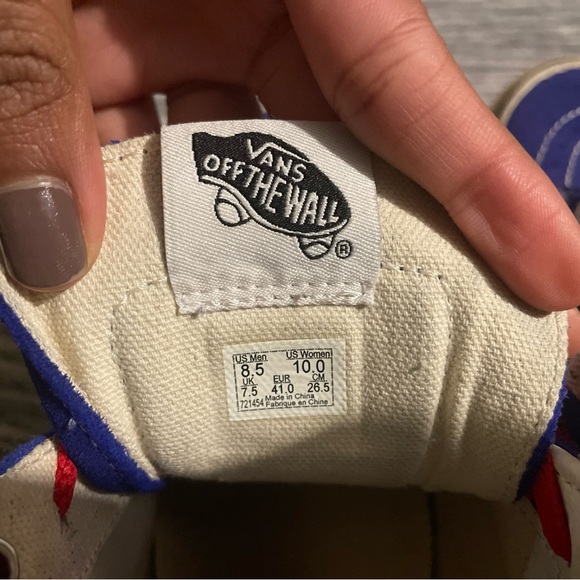 Vans - Picture 6 of 6